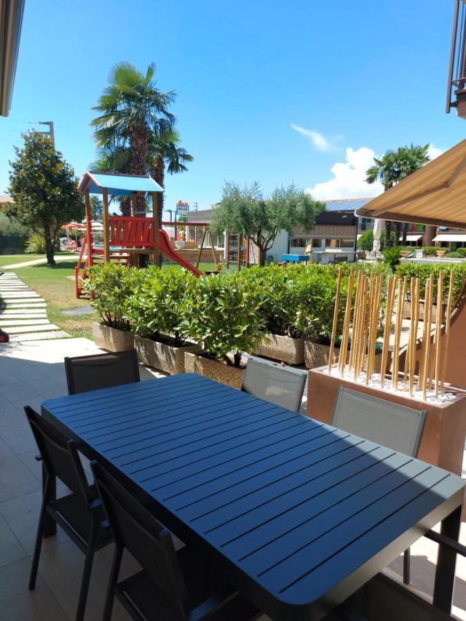Deluxe Apartment mit 2 Schlafzimmern - Dependance Blick auf den Pool